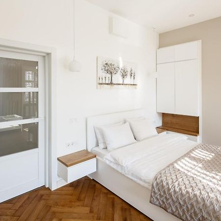 Palace view apartments - 24 Kopernyka str. Lviv Buitenkant foto