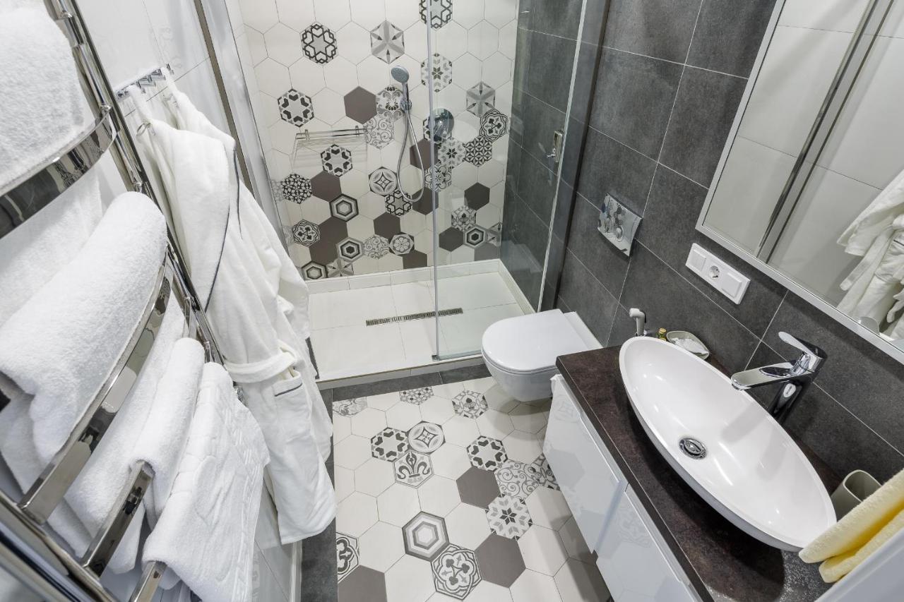 Palace view apartments - 24 Kopernyka str. Lviv Buitenkant foto